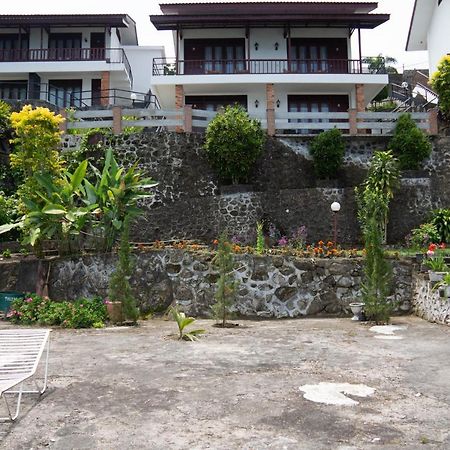 Toledo Inn Tuktuk Siadong Bagian luar foto